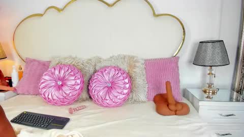 Cahitlin  online show from October 4, 2025, 5:38 am