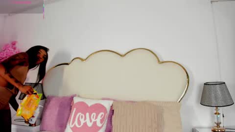 Cahitlin  online show from October 28, 2025, 7:23 am