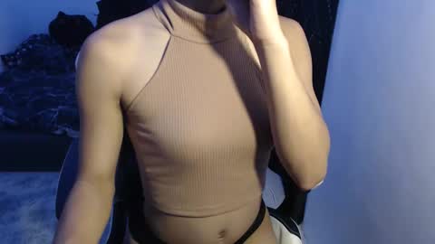 caitessa_bellemoir online show from November 25, 2025, 8:20 pm