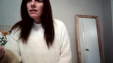 Caitie Citrine online show from December 9, 2024, 7:39 pm