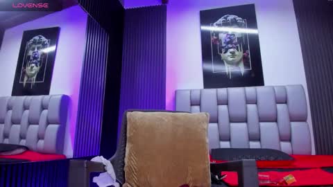 caitlyn_joness_ online show from February 9, 2026, 8:13 pm