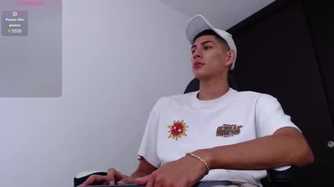 Valerio  online show from February 11, 2025, 3:51 pm