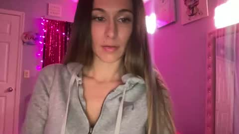 calibarbie24 online show from November 27, 2025, 6:48 am