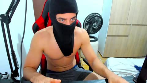 calihotcaliente27 online show from December 11, 2024, 11:51 am