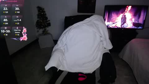 Snapshot of caliope_goddess1 chatting on December 17, 2024, 10:12 am caliope_goddess1 online show from December 17, 2024, 10:12 am