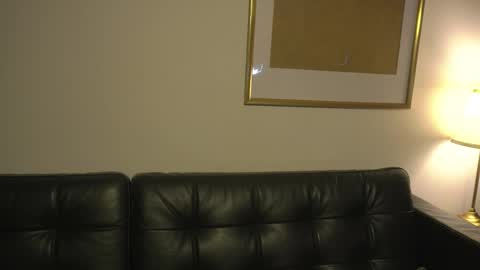   online show from October 29, 2025, 3:42 am