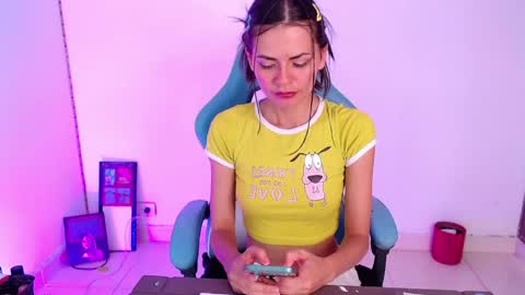 callmebluee online show from June 6, 2026, 6:56 pm
