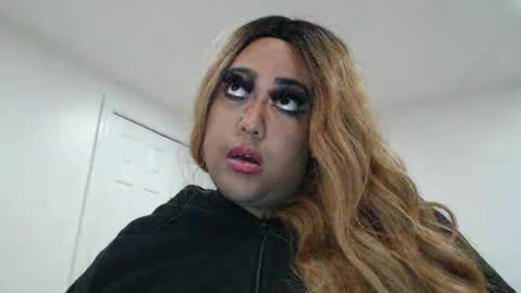 Snapshot of cals9x chatting on December 4, 2024, 11:24 pm camzxoxox online show from December 4, 2024, 11:24 pm