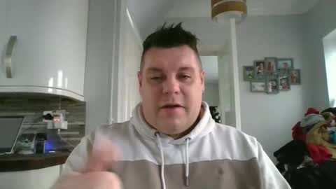 Snapshot of calvin361 chatting on December 9, 2024, 2:17 pm Calvinm365 online show from December 9, 2024, 2:17 pm