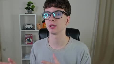Snapshot of calvin_loves_you chatting on January 22, 2025, 7:13 pm Hey I am Calvin  online show from January 22, 2025, 7:13 pm