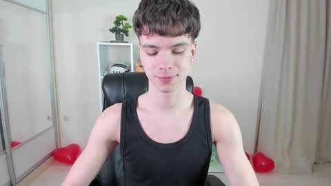 Snapshot of calvin_loves_you chatting on February 14, 2025, 7:23 pm Hey I am Calvin  online show from February 14, 2025, 7:23 pm