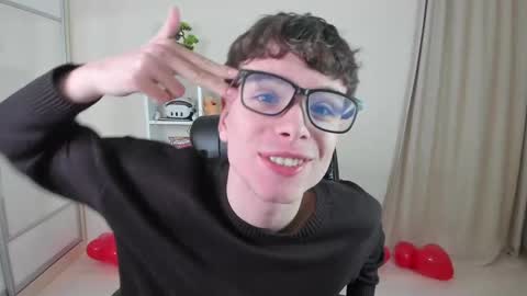 Snapshot of calvin_loves_you chatting on February 15, 2025, 7:06 pm Hey I am Calvin  online show from February 15, 2025, 7:06 pm