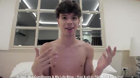 Snapshot of calvin_loves_you chatting on September 26, 2025, 2:32 pm Hey I am Calvin  online show from September 26, 2025, 2:32 pm