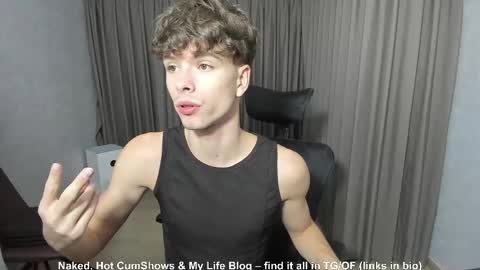 Snapshot of calvin_loves_you chatting on October 7, 2025, 2:14 pm Hey I am Calvin  online show from October 7, 2025, 2:14 pm