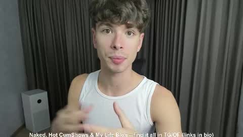 Snapshot of calvin_loves_you chatting on October 11, 2025, 2:15 pm Hey I am Calvin  online show from October 11, 2025, 2:15 pm