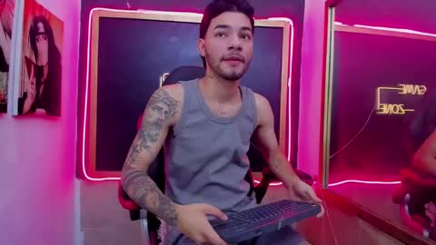 Snapshot of calvin_parker chatting on October 14, 2025, 4:02 am Calvin online show from October 14, 2025, 4:02 am