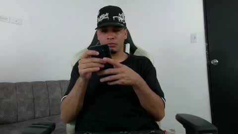 cam_xman online show from April 13, 2026, 1:38 pm