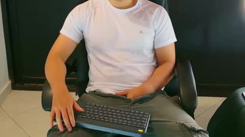 camara110 online show from January 27, 2025, 5:37 pm