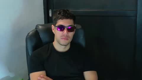 camara110 online show from September 20, 2025, 2:18 pm