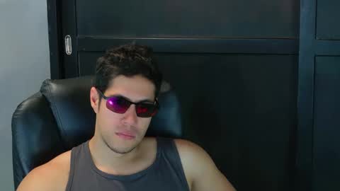 camara110 online show from October 9, 2025, 3:54 pm