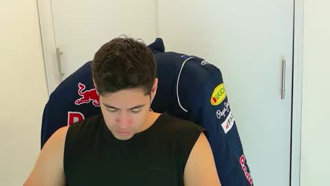 camara110 online show from December 2, 2025, 6:14 pm