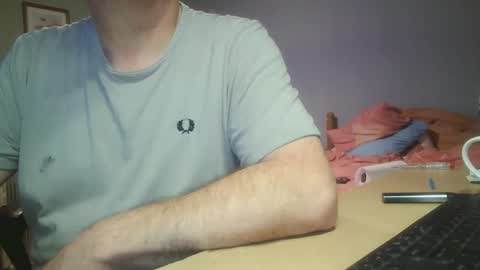 cambsuk online show from November 14, 2025, 2:43 am