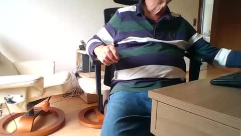 Snapshot of camcologne chatting on September 26, 2025, 9:35 am camcologne online show from September 26, 2025, 9:35 am