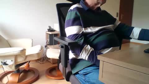 Snapshot of camcologne chatting on October 7, 2025, 10:01 am camcologne online show from October 7, 2025, 10:01 am