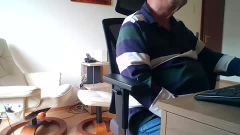 Snapshot of camcologne chatting on October 14, 2025, 8:26 am camcologne online show from October 14, 2025, 8:26 am