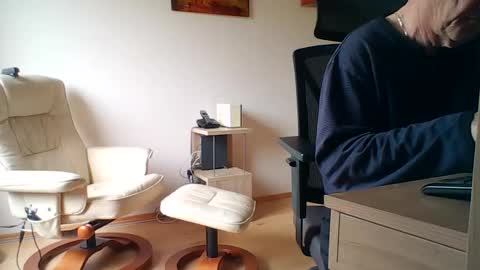 Snapshot of camcologne chatting on October 31, 2025, 10:16 am camcologne online show from October 31, 2025, 10:16 am