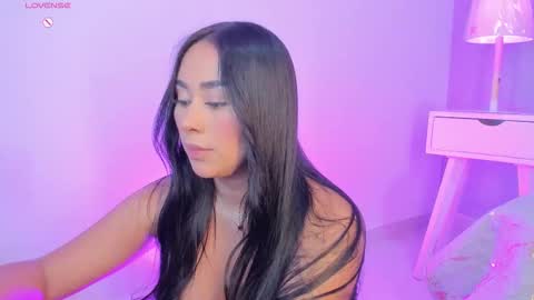 Camelia Smith online show from October 22, 2025, 3:18 am