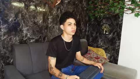 CAMERON online show from January 7, 2026, 4:04 am