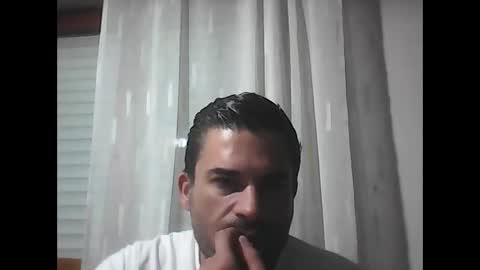 Snapshot of camforfan chatting on October 31, 2025, 2:23 am kevintop online show from October 31, 2025, 2:23 am