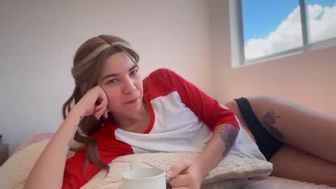 camii19y online show from November 26, 2025, 4:52 pm