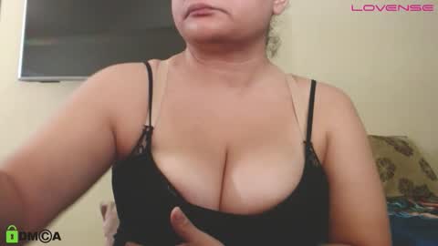 Camila  online show from November 17, 2025, 10:26 pm