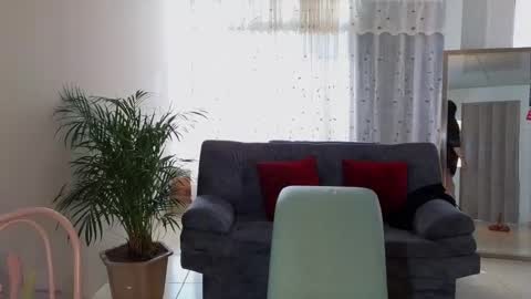 Camil online show from March 8, 2025, 1:36 pm