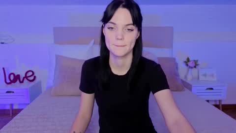 Camila online show from November 19, 2025, 10:10 pm