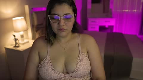 Camila buitrago online show from December 8, 2024, 10:03 pm