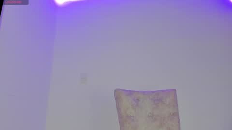  s online show from February 7, 2025, 8:33 am