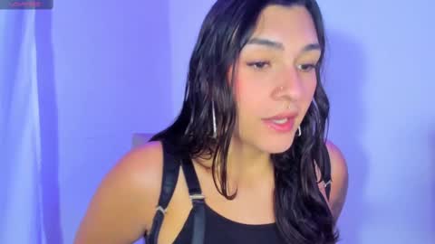  s online show from February 12, 2025, 10:15 pm