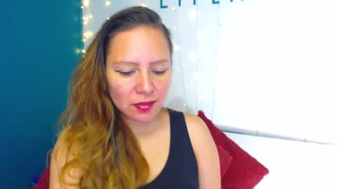 Snapshot of camila_delarosa chatting on December 20, 2024, 1:11 pm camila online show from December 20, 2024, 1:11 pm