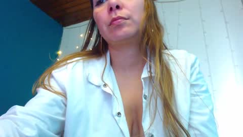 Snapshot of camila_delarosa chatting on December 27, 2024, 3:26 pm camila online show from December 27, 2024, 3:26 pm