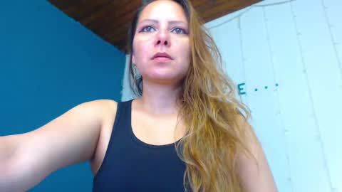 Snapshot of camila_delarosa chatting on January 13, 2025, 12:45 pm camila online show from January 13, 2025, 12:45 pm