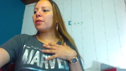 Snapshot of camila_delarosa chatting on January 14, 2025, 1:06 pm camila online show from January 14, 2025, 1:06 pm