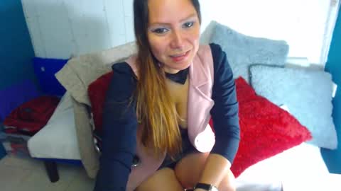 Snapshot of camila_delarosa chatting on January 20, 2025, 12:28 pm camila online show from January 20, 2025, 12:28 pm