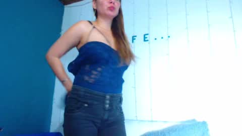 Snapshot of camila_delarosa chatting on January 28, 2025, 1:05 pm camila online show from January 28, 2025, 1:05 pm