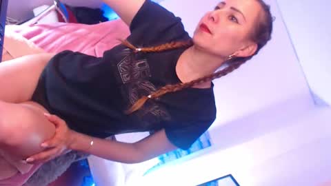 Snapshot of camila_delarosa chatting on September 13, 2025, 12:27 pm camila online show from September 13, 2025, 12:27 pm