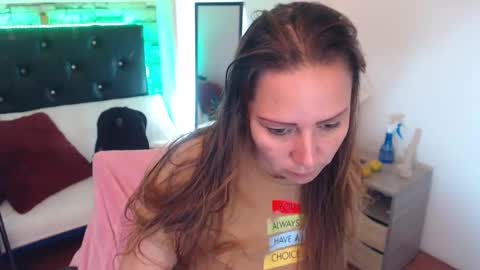 Snapshot of camila_delarosa chatting on September 17, 2025, 4:52 pm camila online show from September 17, 2025, 4:52 pm