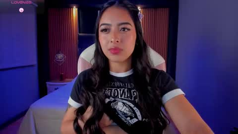 Camila online show from October 13, 2025, 4:34 am