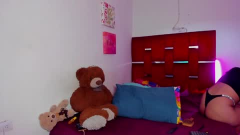 Snapshot of camila_hot_tss chatting on April 1, 2026, 9:34 pm Camila G online show from April 1, 2026, 9:34 pm